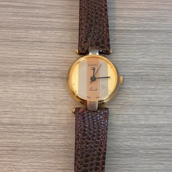 Vintage Gucci Brown Leather Strap Gold Watch - Picture 3 of 8